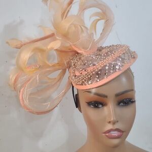 Elegant Peach Fascinator with Feathers and Sequins

FAS3 0226